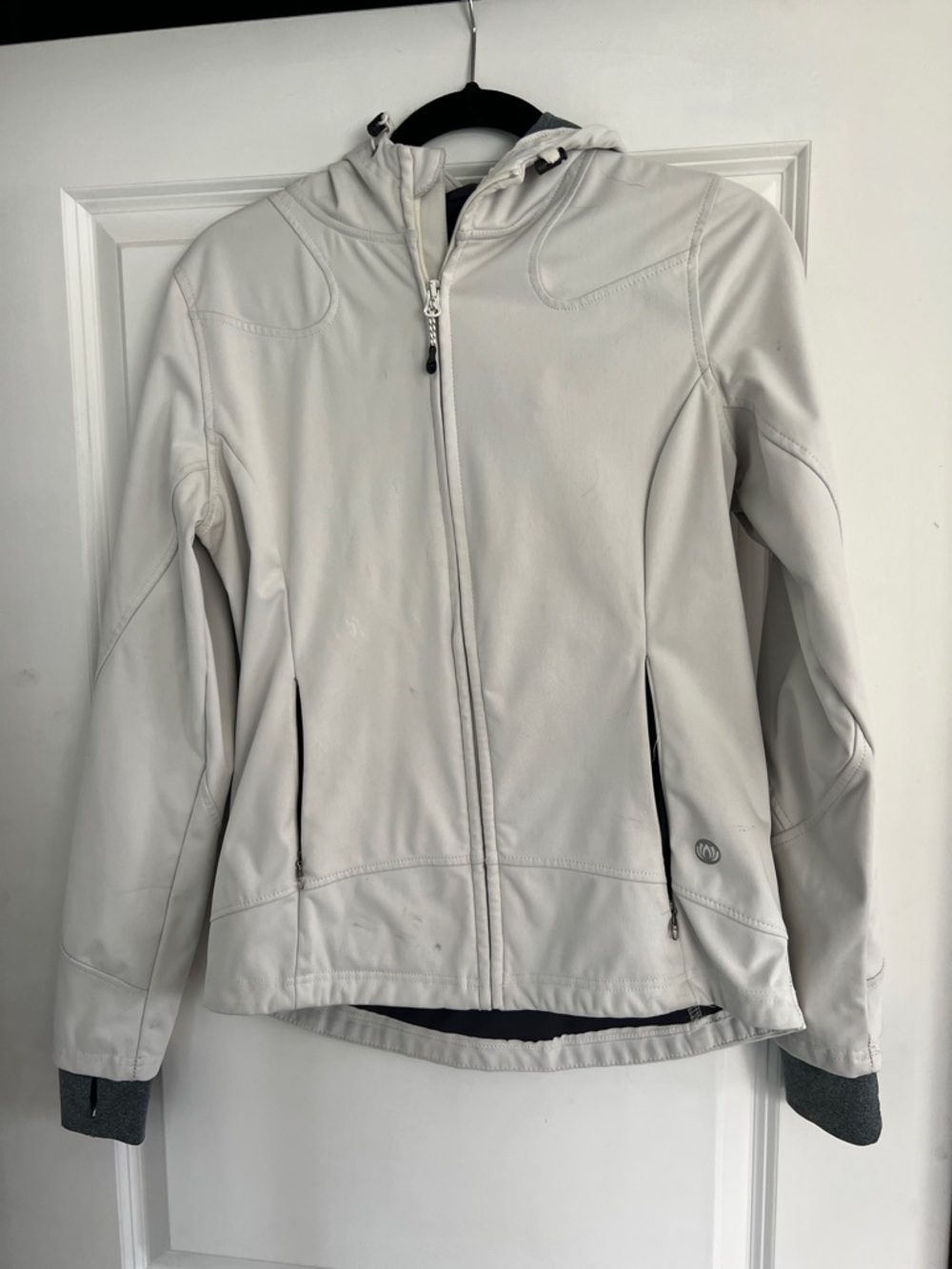 Cream-Colored Hooded Softshell Jacket - Women